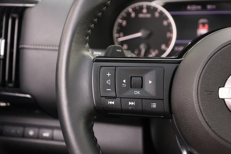 Nissan Pathfinder Vehicle Image 14