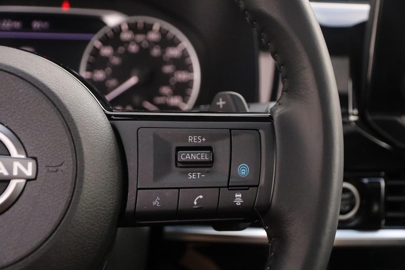 Nissan Pathfinder Vehicle Image 15