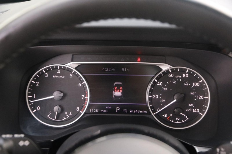 Nissan Pathfinder Vehicle Image 16