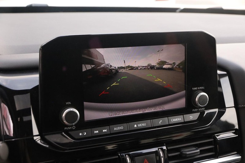 Nissan Pathfinder Vehicle Image 19