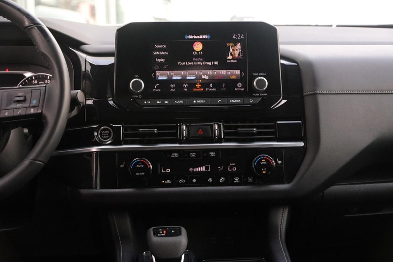 Nissan Pathfinder Vehicle Image 26