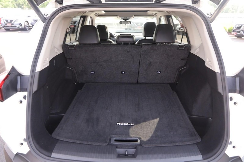 Nissan Rogue Vehicle Image 07