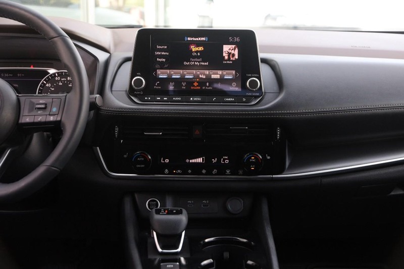 Nissan Rogue Vehicle Image 23