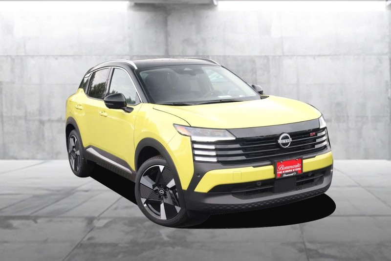 Nissan Kicks Vehicle Image 02