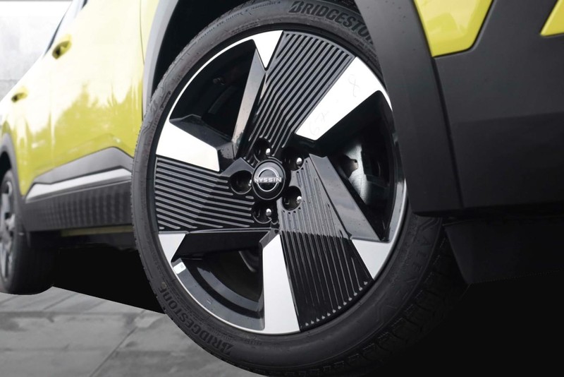 Nissan Kicks Vehicle Image 03