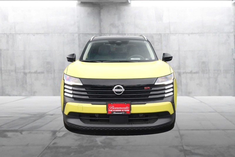 Nissan Kicks Vehicle Image 04