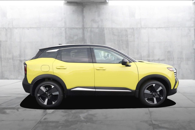 Nissan Kicks Vehicle Image 05