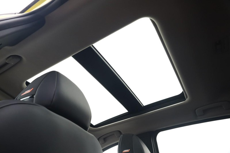Nissan Kicks Vehicle Image 09