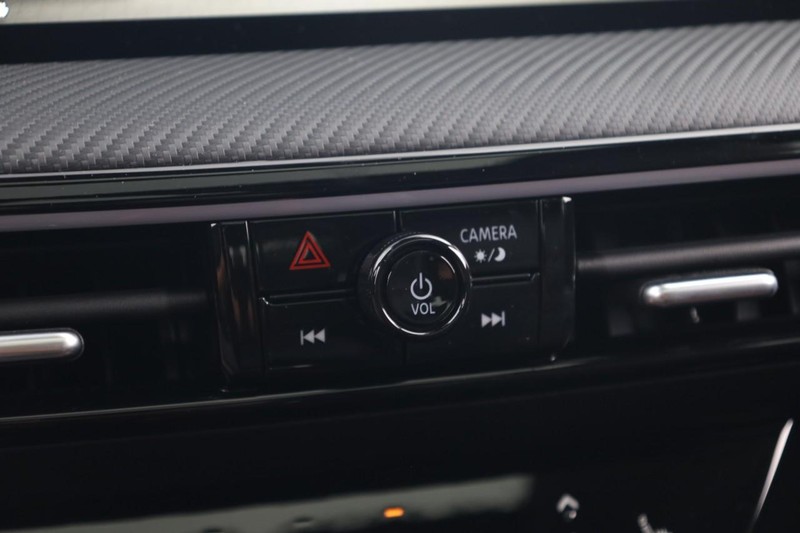 Nissan Kicks Vehicle Image 15