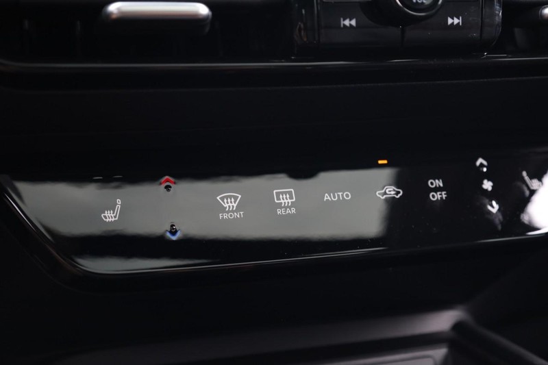 Nissan Kicks Vehicle Image 16