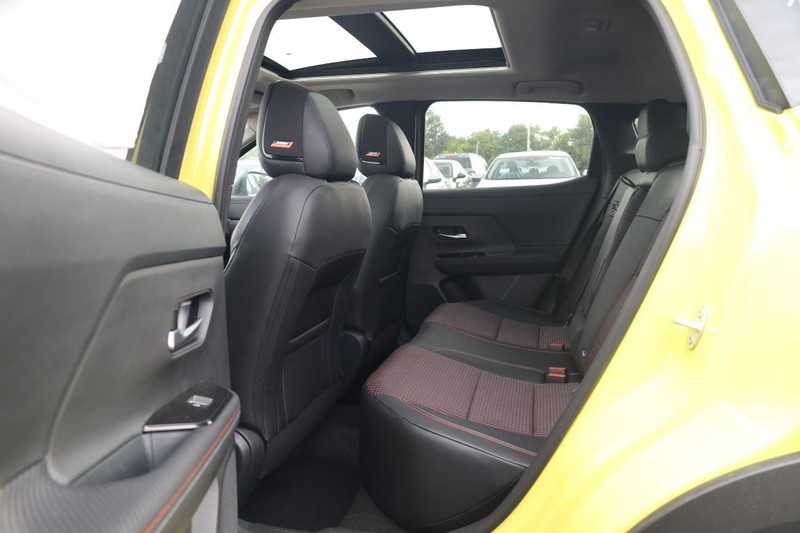 Nissan Kicks Vehicle Image 23
