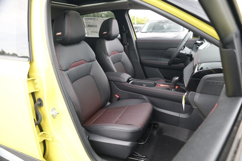 Nissan Kicks Vehicle Image 27