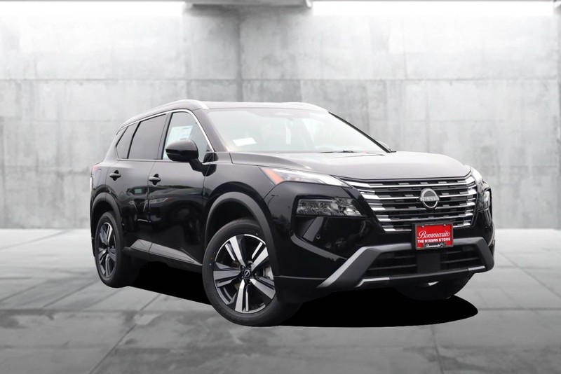 Nissan Rogue Vehicle Image 02