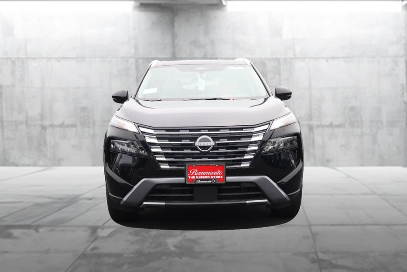 Nissan Rogue Vehicle Image 04