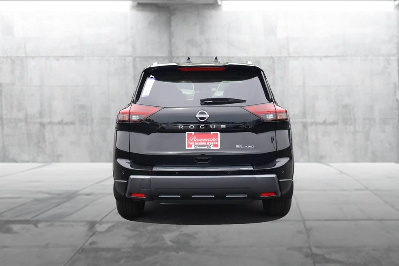 Nissan Rogue Vehicle Image 06