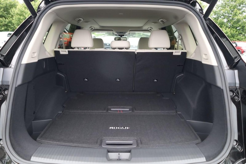 Nissan Rogue Vehicle Image 07