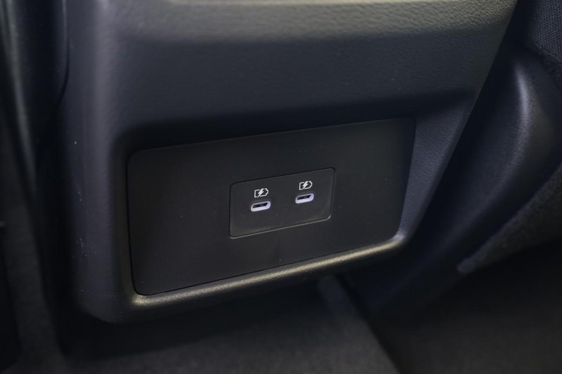 Nissan Rogue Vehicle Image 21