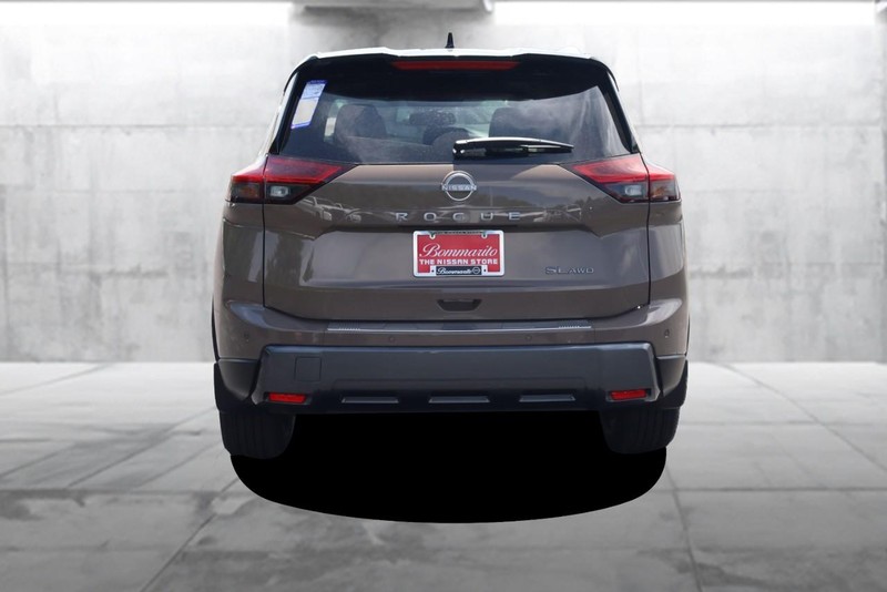 Nissan Rogue Vehicle Image 06