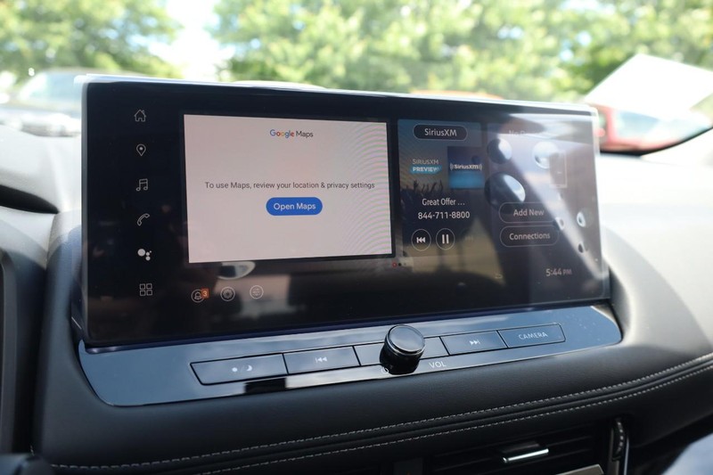 Nissan Rogue Vehicle Image 11