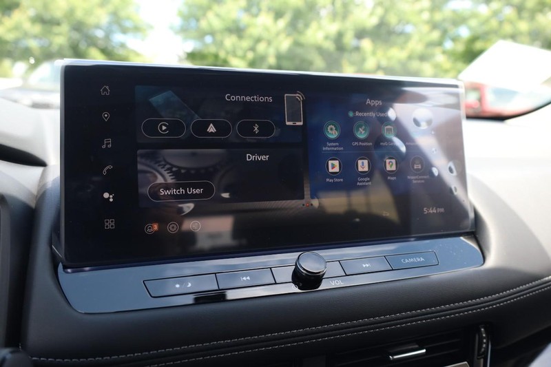 Nissan Rogue Vehicle Image 12