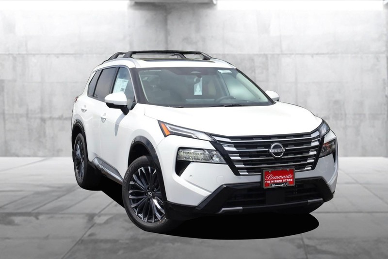 Nissan Rogue Vehicle Image 02