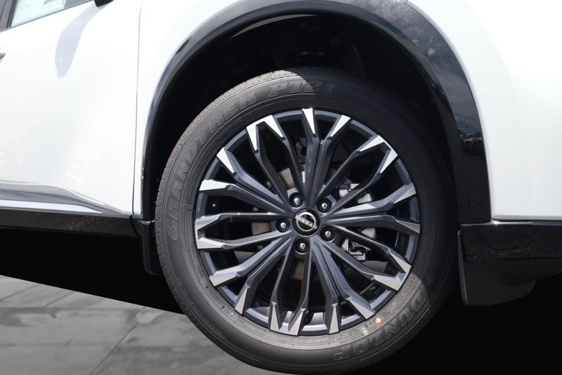 Nissan Rogue Vehicle Image 03