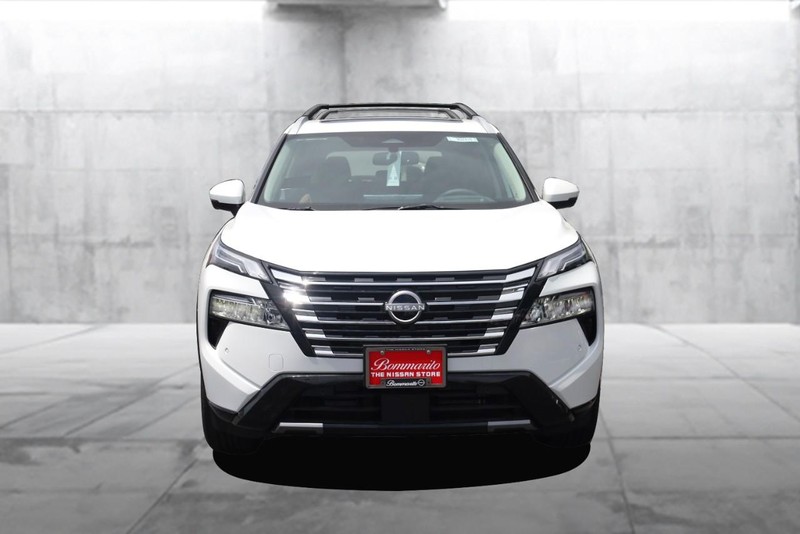 Nissan Rogue Vehicle Image 04