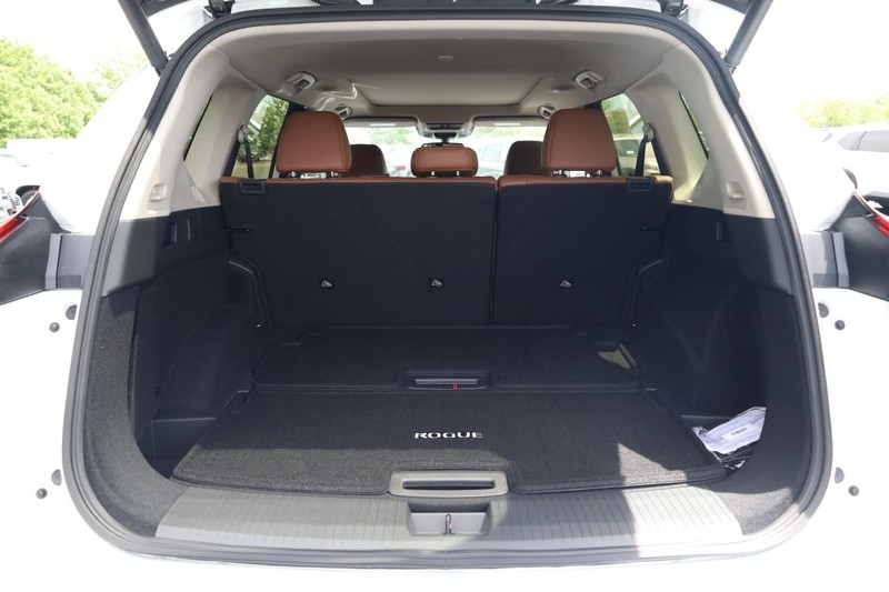 Nissan Rogue Vehicle Image 07