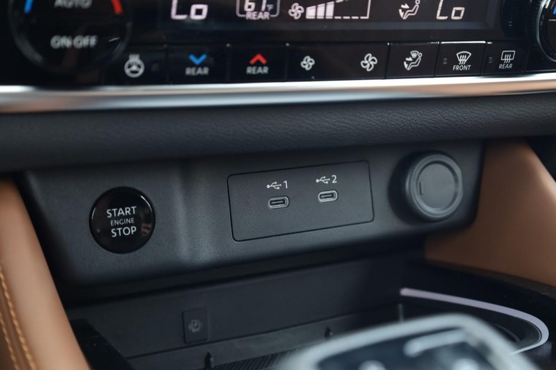 Nissan Rogue Vehicle Image 15