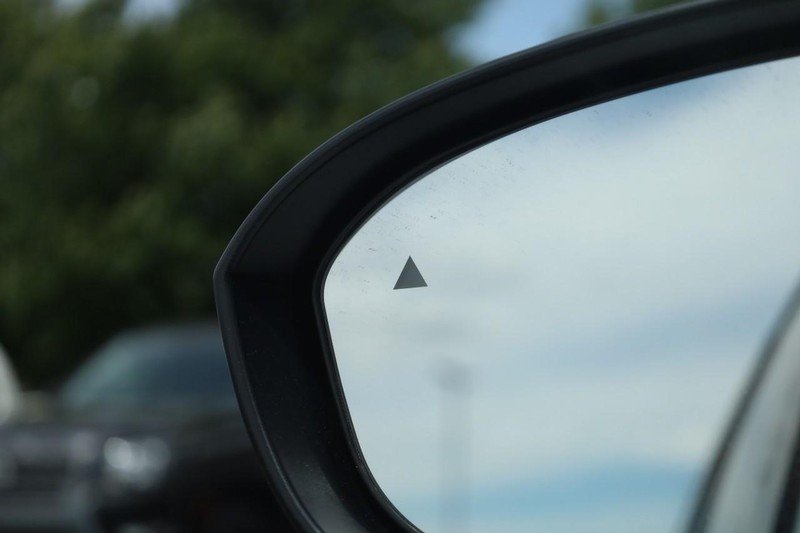 Nissan Rogue Vehicle Image 19