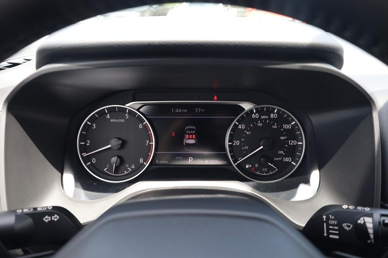 Nissan Rogue Vehicle Image 10