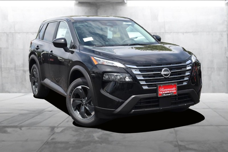 Nissan Rogue Vehicle Image 02