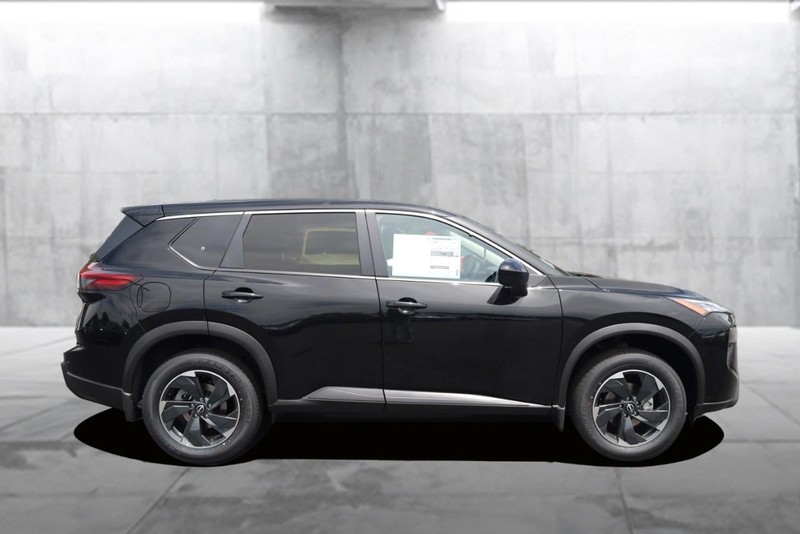 Nissan Rogue Vehicle Image 05