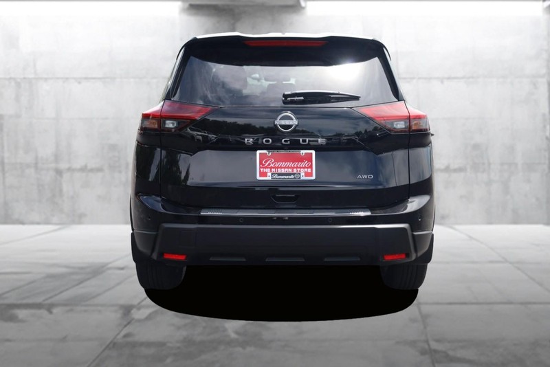 Nissan Rogue Vehicle Image 06