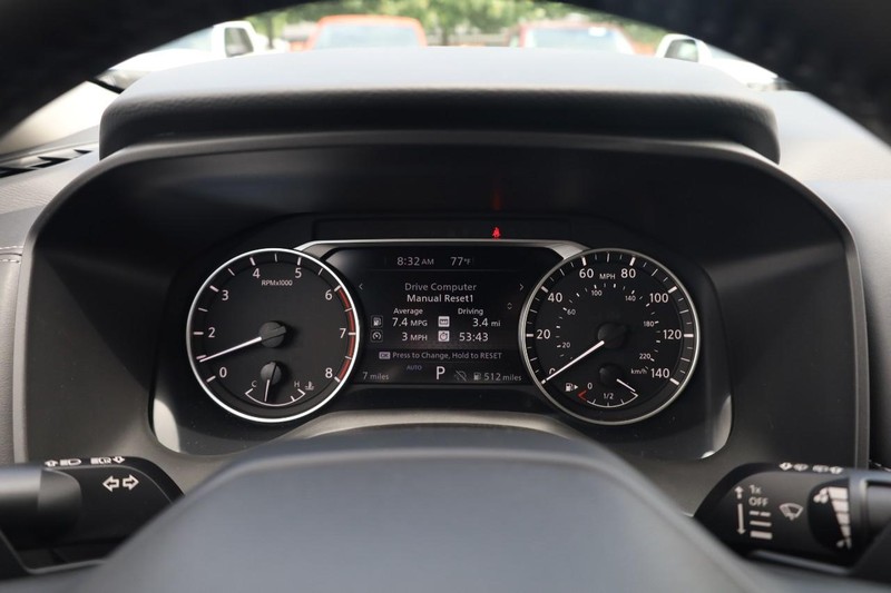 Nissan Rogue Vehicle Image 10