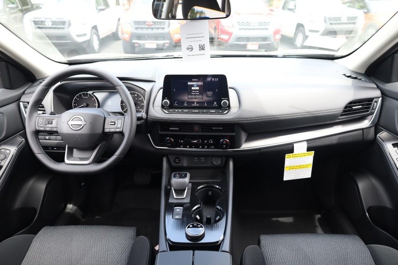 Nissan Rogue Vehicle Image 23