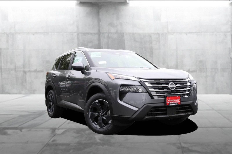 Nissan Rogue Vehicle Image 02