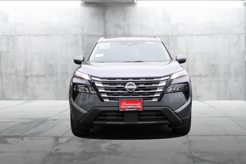 Nissan Rogue Vehicle Image 04