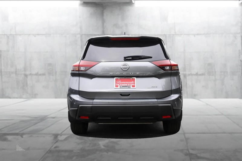 Nissan Rogue Vehicle Image 06