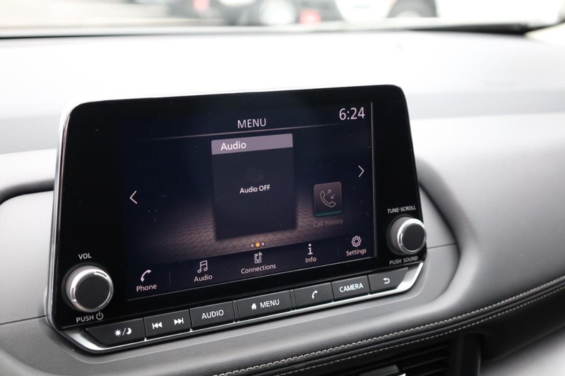 Nissan Rogue Vehicle Image 19