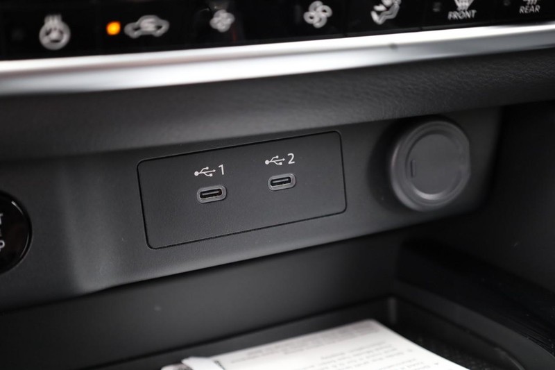 Nissan Rogue Vehicle Image 22