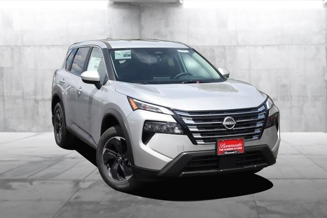 Nissan Rogue Vehicle Image 02
