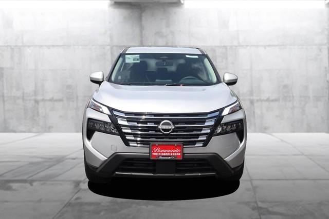 Nissan Rogue Vehicle Image 04