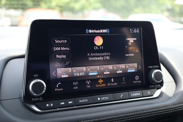 Nissan Rogue Vehicle Image 11