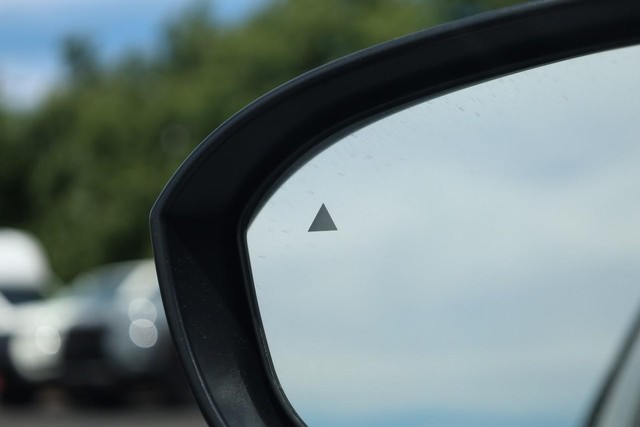 Nissan Rogue Vehicle Image 19