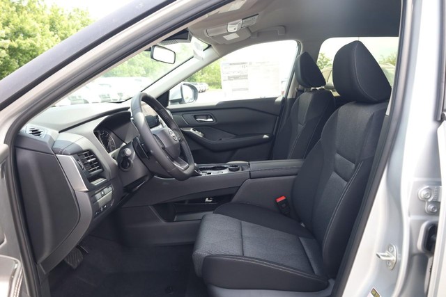 Nissan Rogue Vehicle Image 20