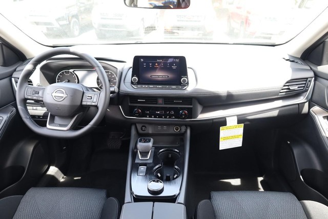 Nissan Rogue Vehicle Image 23