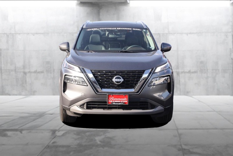 Nissan Rogue Vehicle Image 04