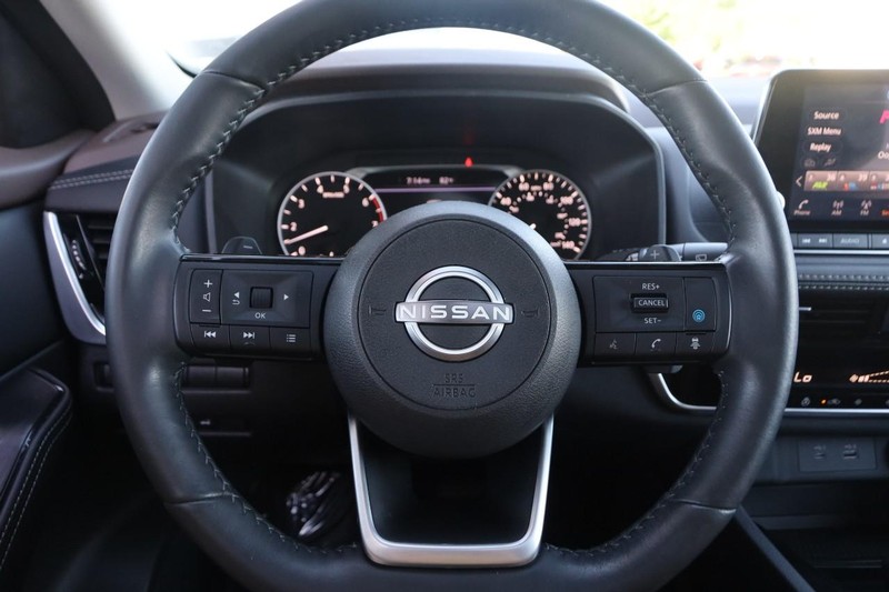 Nissan Rogue Vehicle Image 12