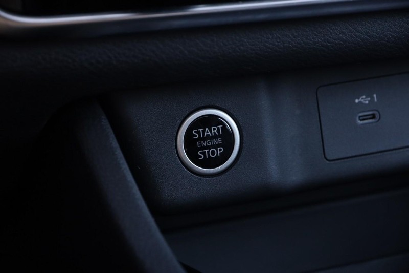 Nissan Rogue Vehicle Image 19